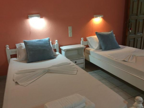 Alexandra's Studios and Apartments